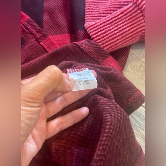 REB in J Buffalo Plaid with Red Ribbed Sleeves Oversized Small Boutique Top - Picture 6 of 9